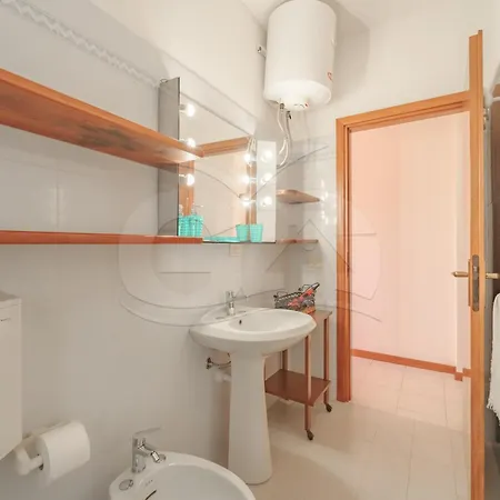 Bilocale Leonardo - Goelba 阿祖罗港